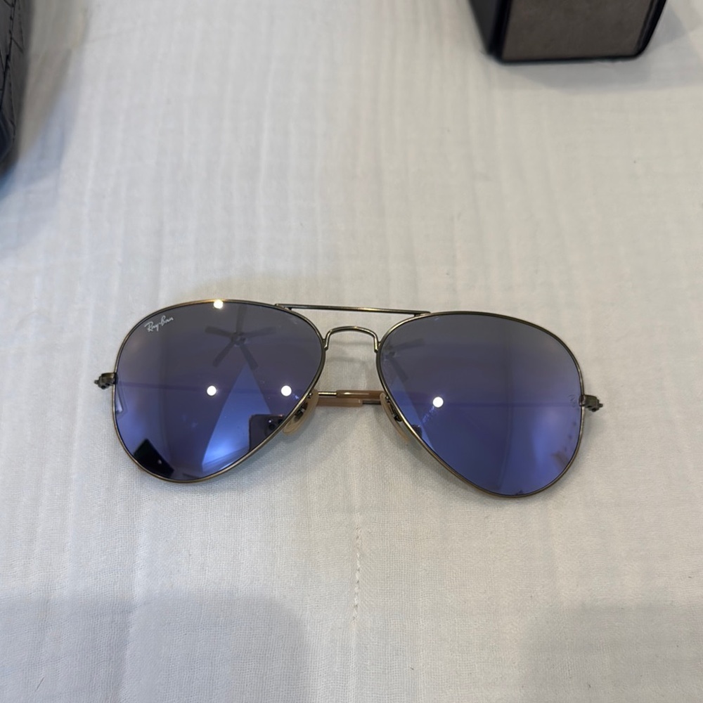 Ray-Ban Blue Aviator Sunglasses with Mirrored Lenses - Picture 2 of 2